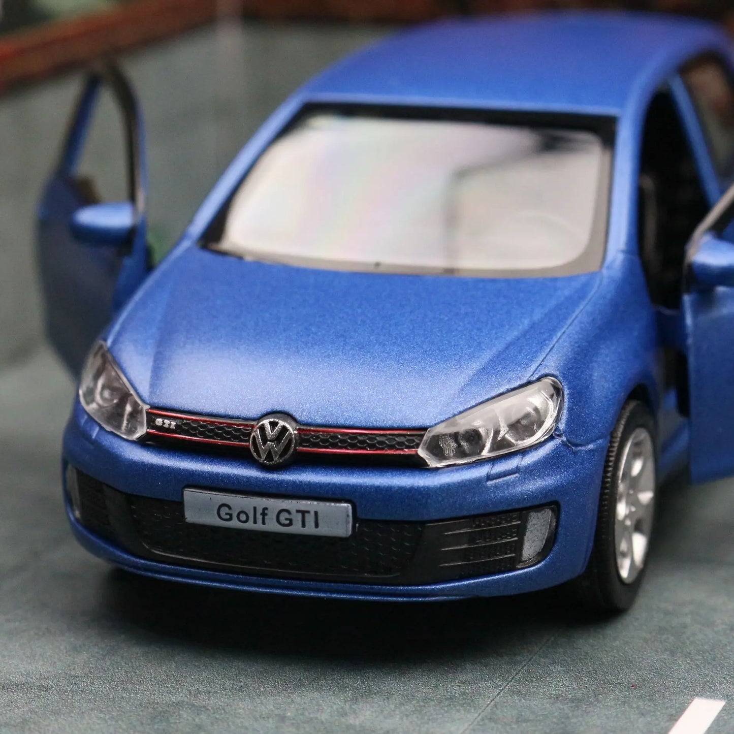 1/36 Volkswagen Golf GTI RMZ Stadt 