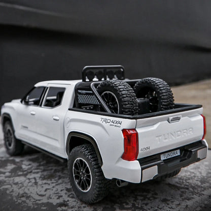 1:24 Skala Tundra TRD Pro Off Road Metal Car Model 